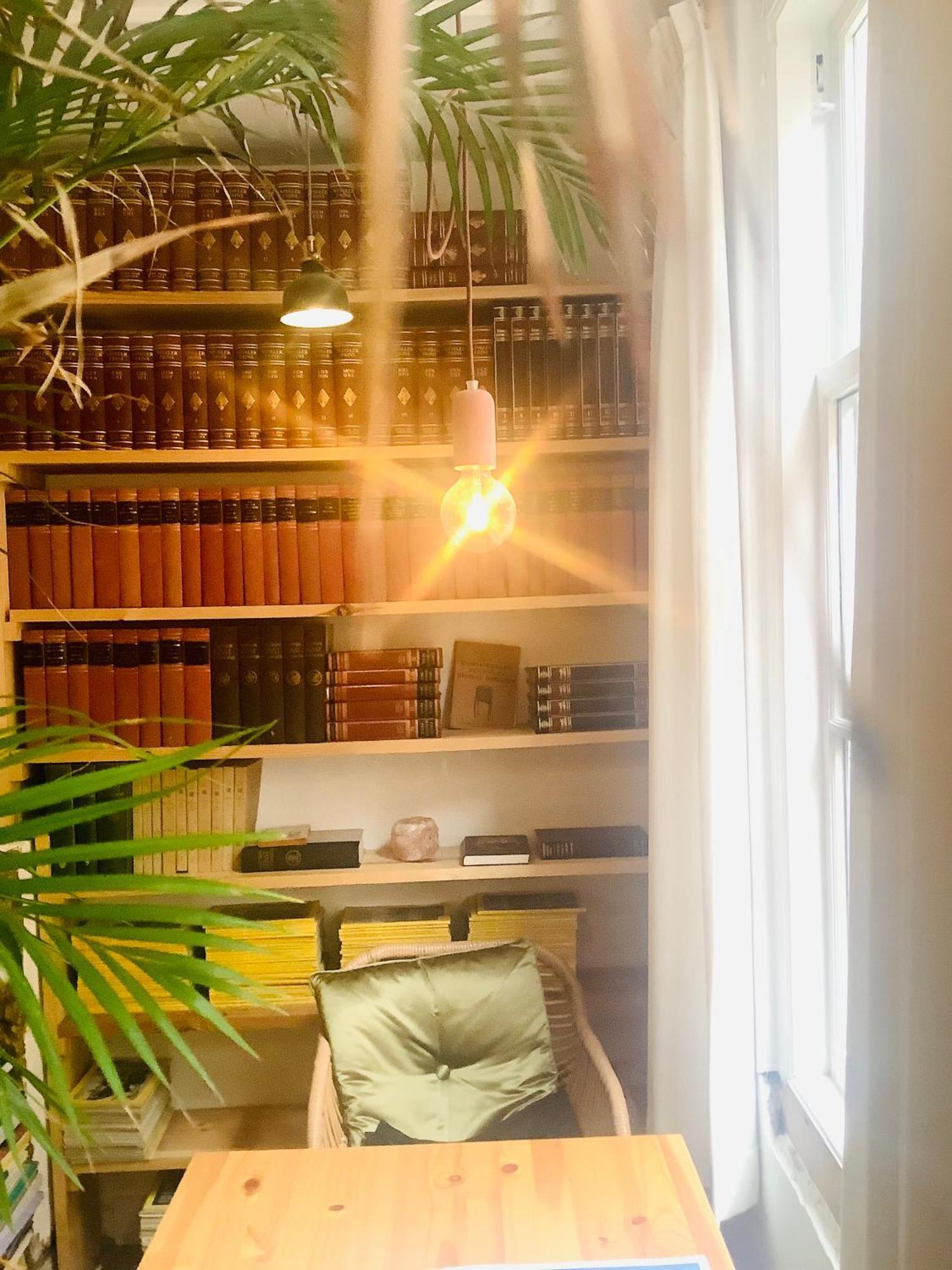 Bookstor Atelier Haia
